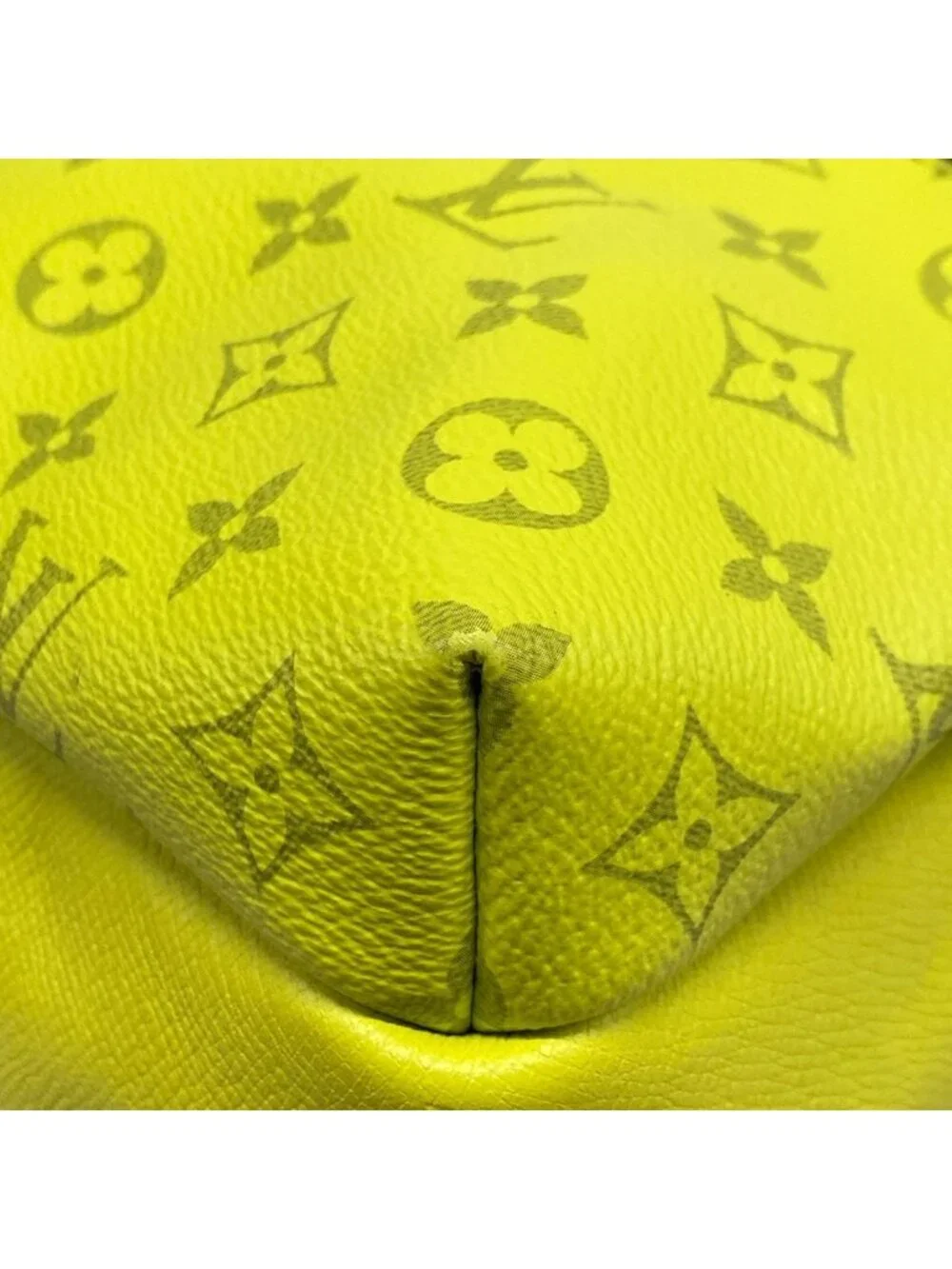 Louis Vuitton Backpack Taigarama Discovery Jaune Leather Cowhide